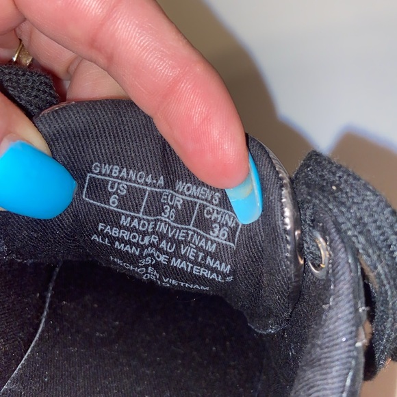 GUESS ⭐️authentic ⭐️ - Picture 7 of 7